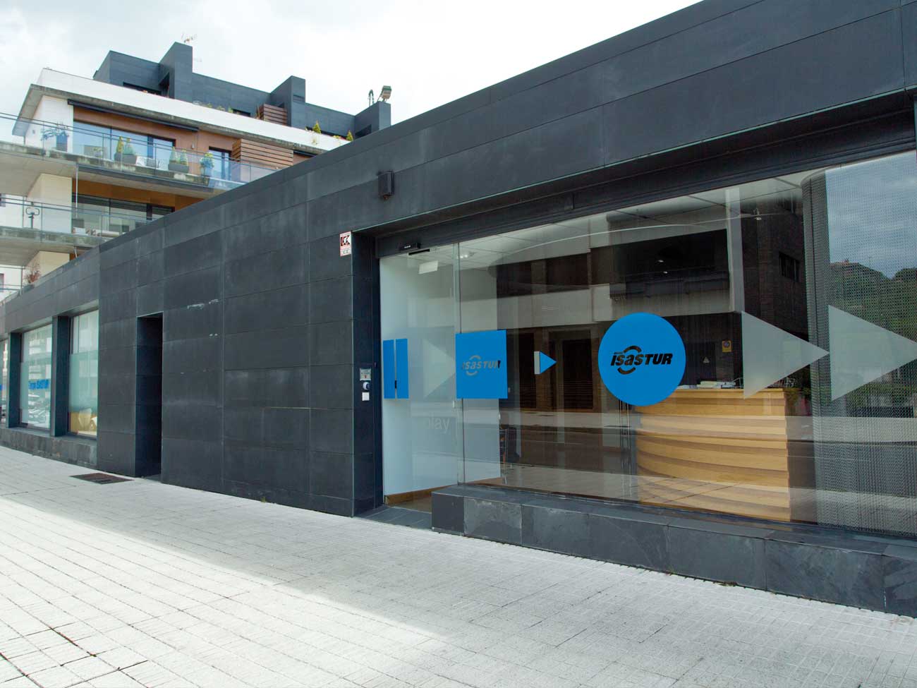 Fachada de las oficinas de la Calle Mar Cantábrico en Gijón